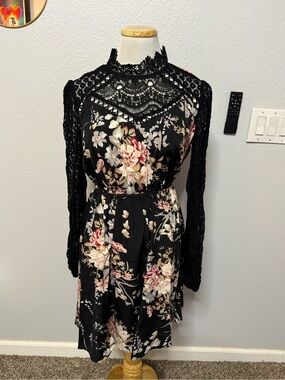461-Cupshe Black Floral Long-Sleeve Lace Yoke A-Line Dress by